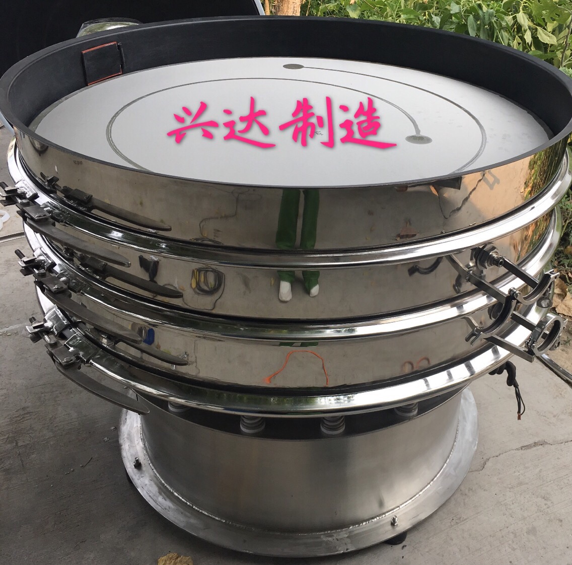 How to achieve waterproofing of three-dimensional vibrating screen